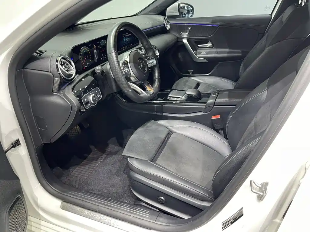 Mercedes-Benz A-Class 2021 — фото 13