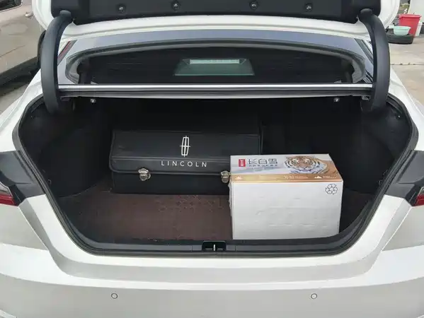 Toyota Camry 2025