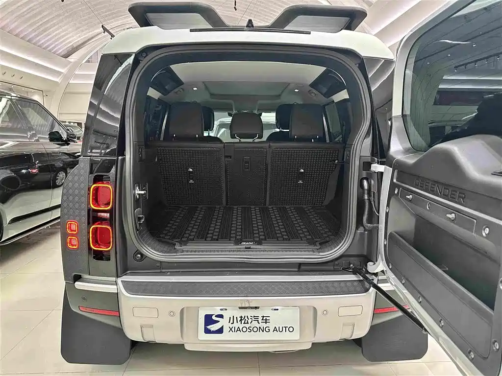 Land Rover Defender 2020 — фото 25