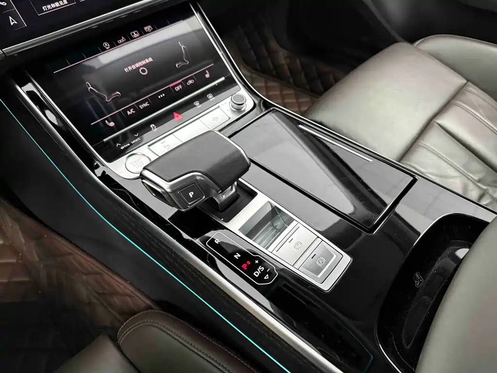 Audi A8 2020 — фото 11