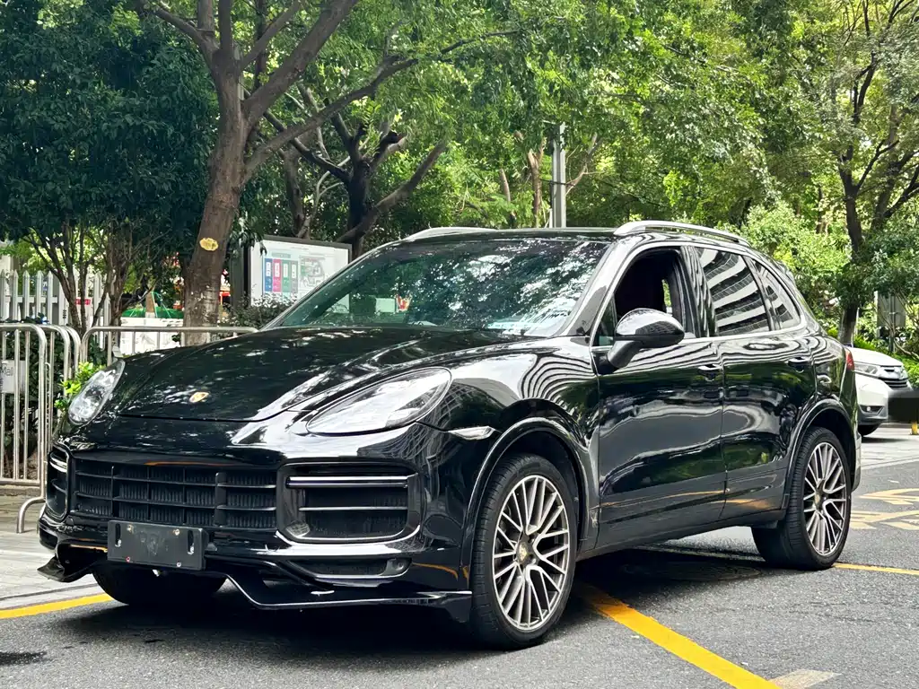 Porsche Cayenne 2012 — фото 1