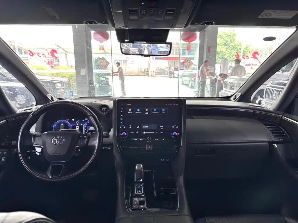 Toyota Alphard 2024 — фото 20