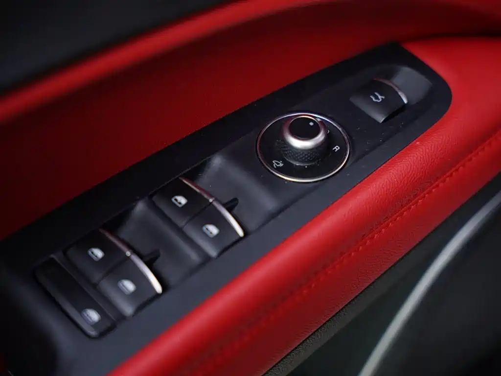Alfa Romeo Stelvio 2018 — фото 31