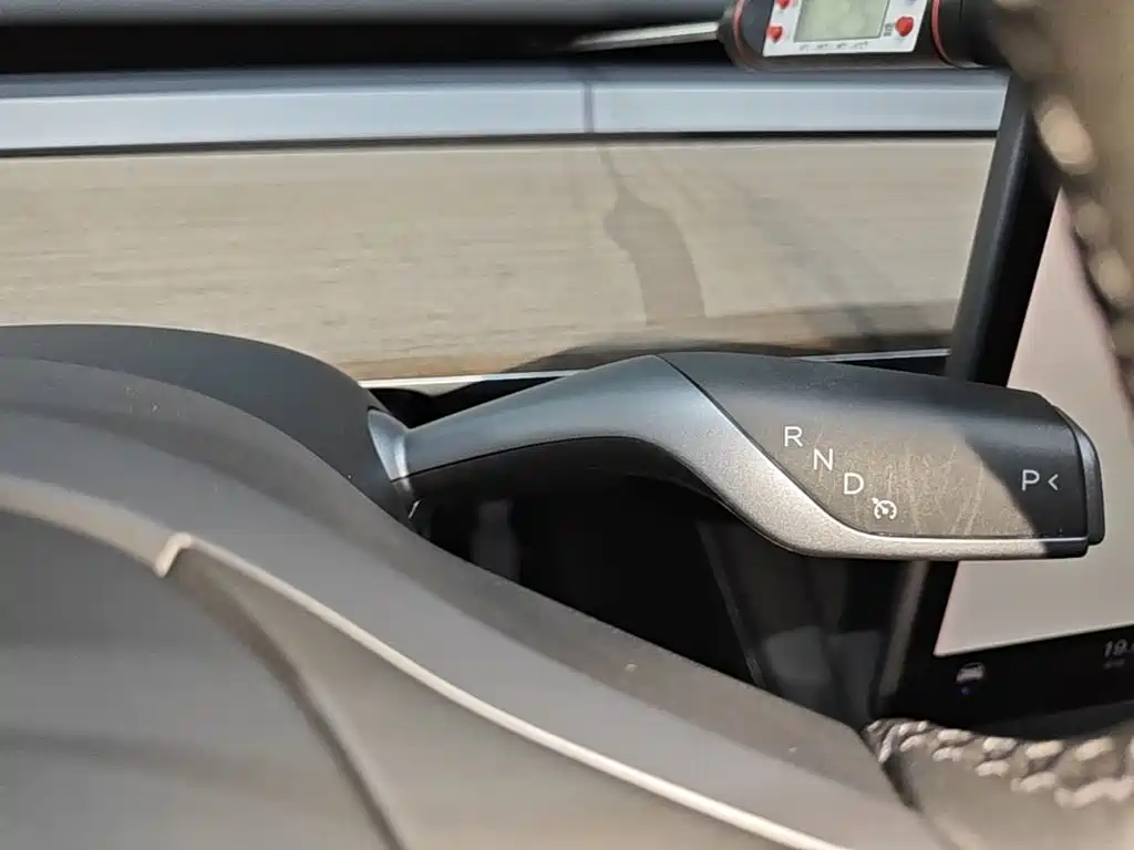 Tesla Model Y 2022 — фото 14