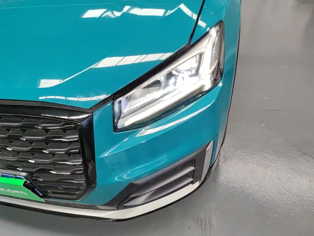 Audi Q2L 2020 — фото 24