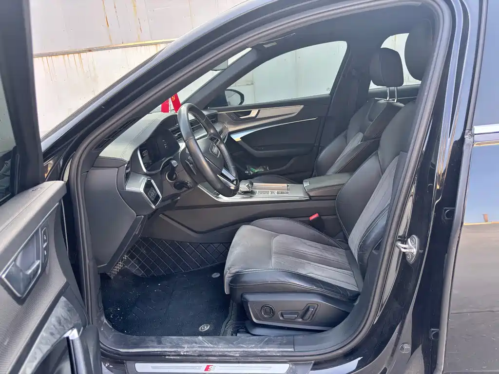 Audi A6L 2022