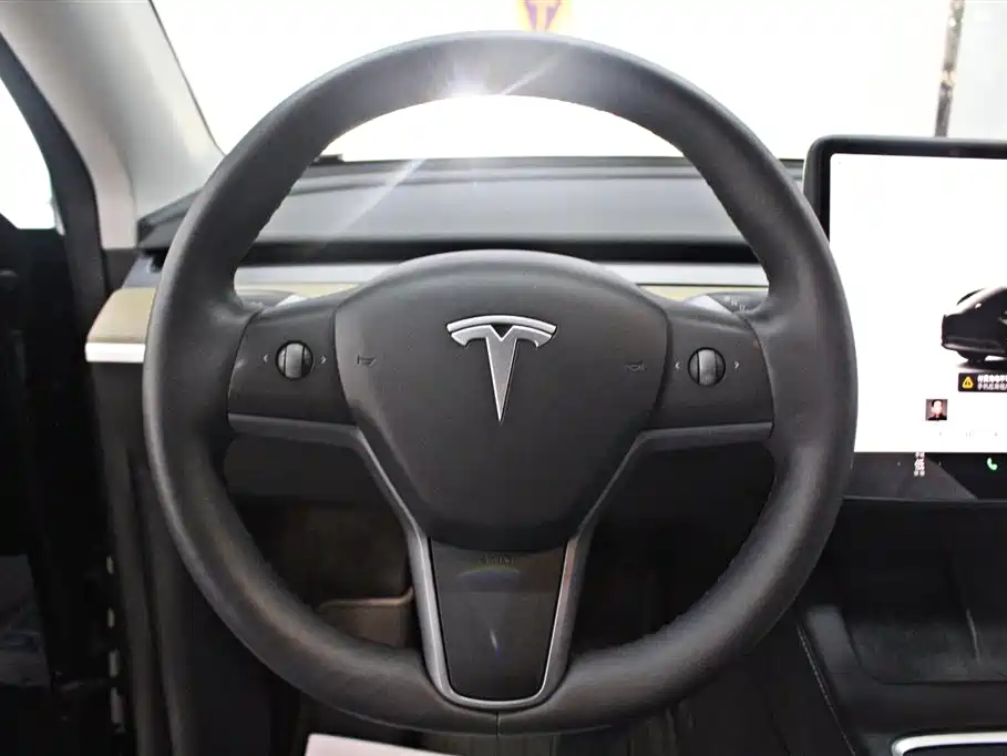 Tesla Model Y 2023 — фото 5