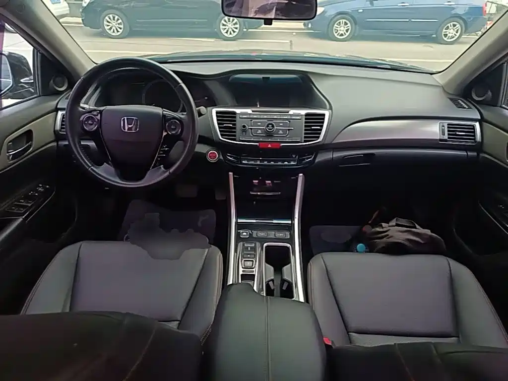 Honda Accord 2019 — фото 10