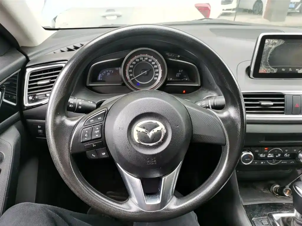 Mazda 3 Axela 2016 — фото 11