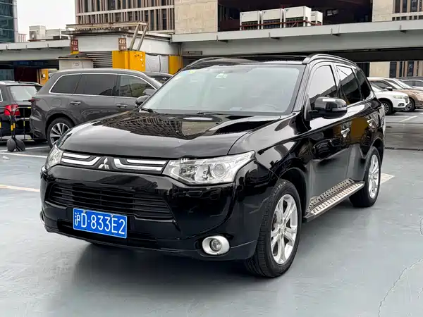 Mitsubishi Outlander 2014