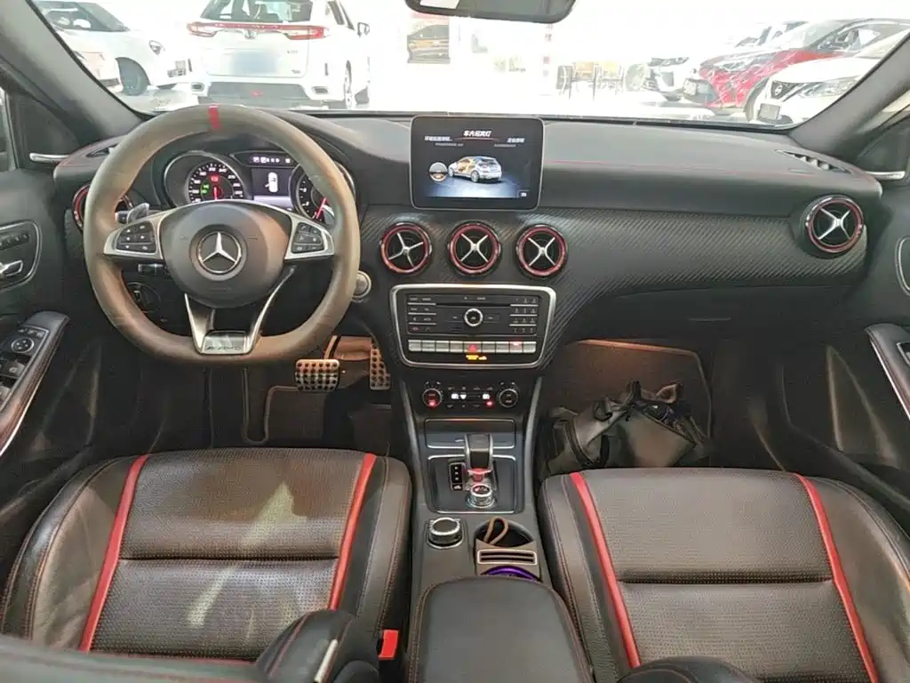 Mercedes-Benz A-Class AMG 2018 — фото 10