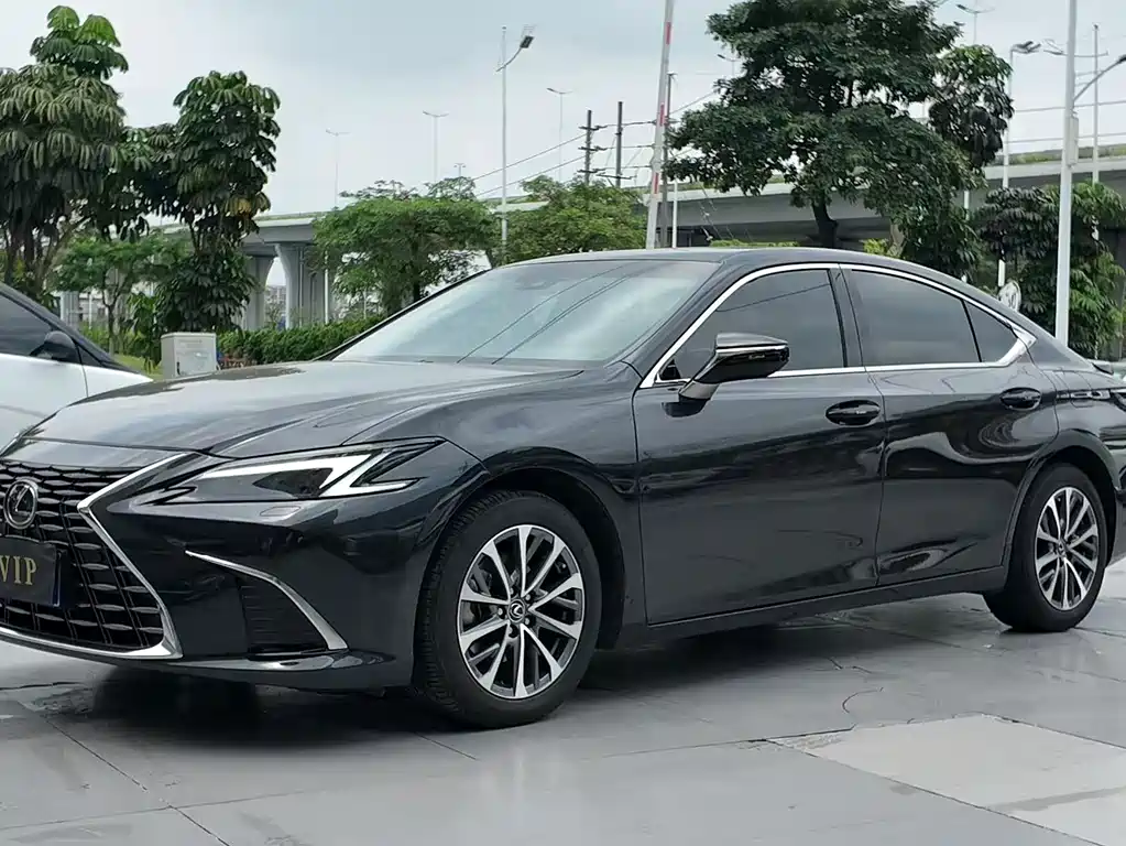 Lexus ES 2025 — фото 1