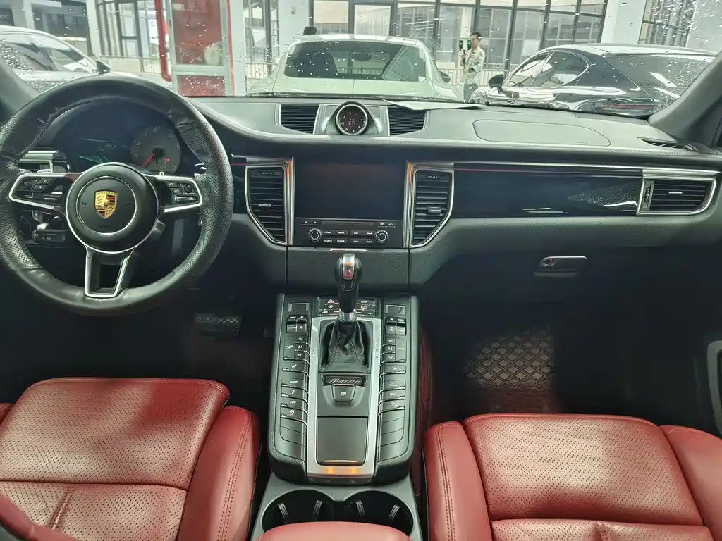 Porsche Macan 2017 — фото 7