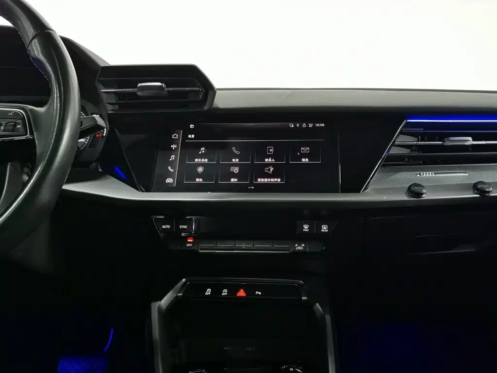 Audi A3 2023 — фото 12