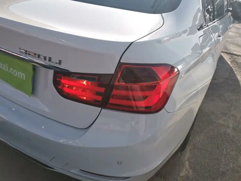 BMW 3 Series 2015 — фото 24