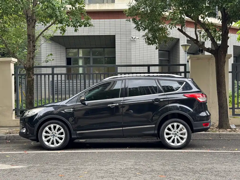 Ford Kuga 2014 — фото 3