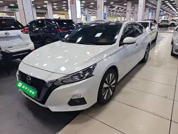 Nissan Teana 2022