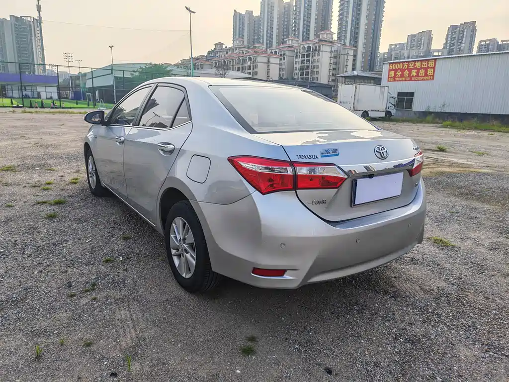 Toyota Corolla 2015 — фото 16