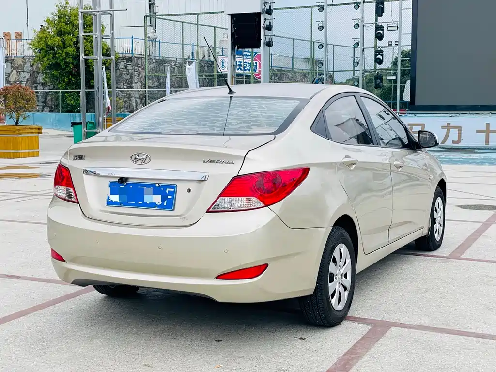 Hyundai Accent 2013 — фото 15