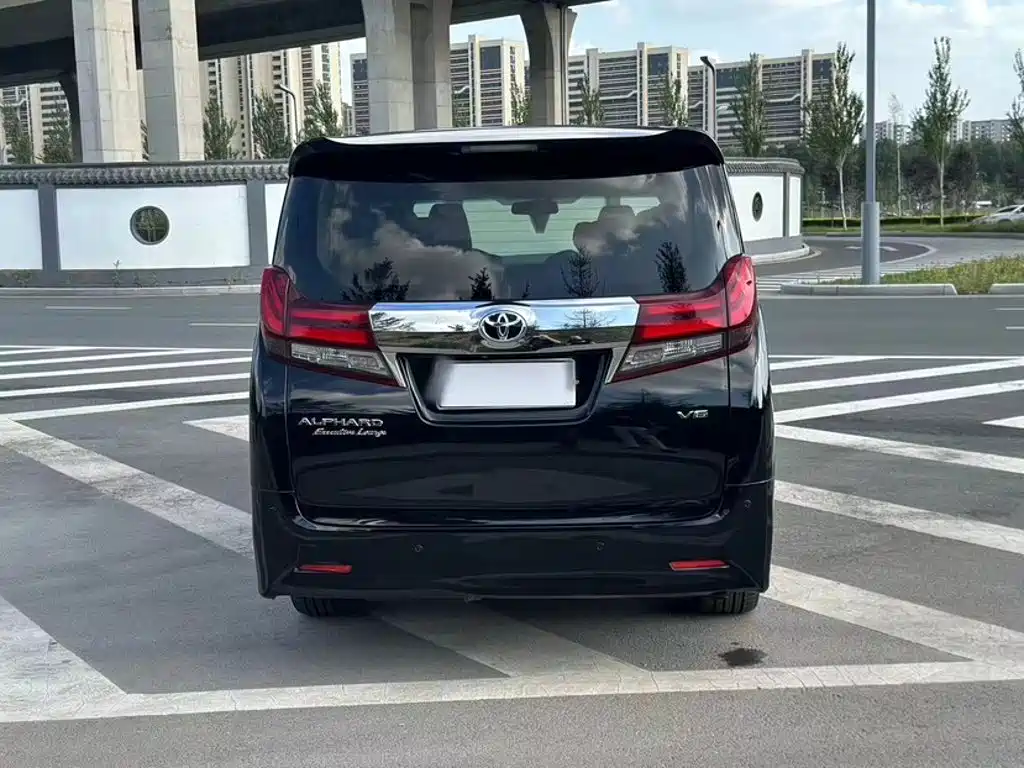 Toyota Alphard 2017 — фото 15