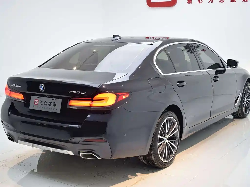 BMW 5 Series 2023 — фото 17