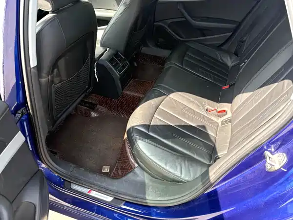 Audi A4L 2018