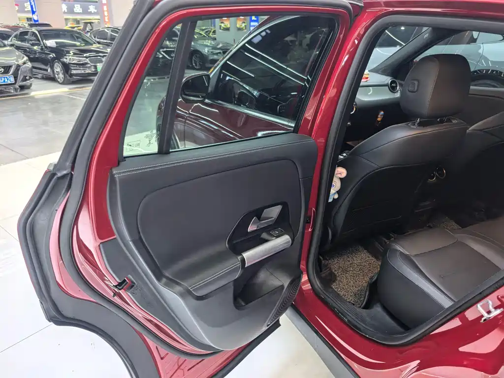 Mercedes-Benz GLA 2023 — фото 10