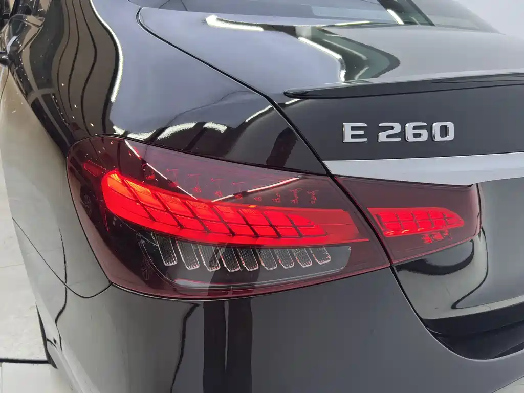 Mercedes-Benz E-Class 2021 — фото 13