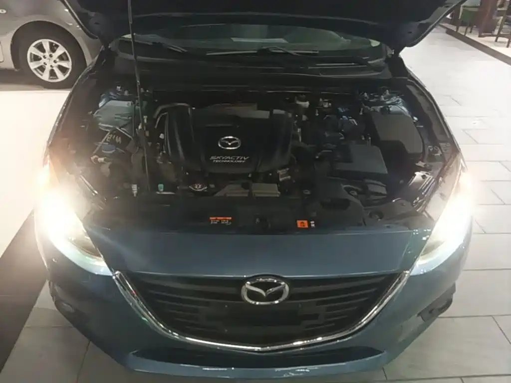 Mazda 3 Axela 2017 — фото 20