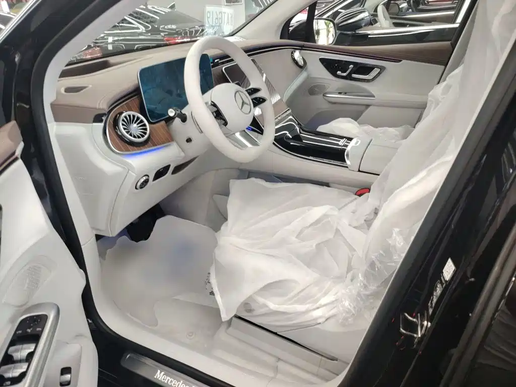 Mercedes-Benz EQE SUV 2026
