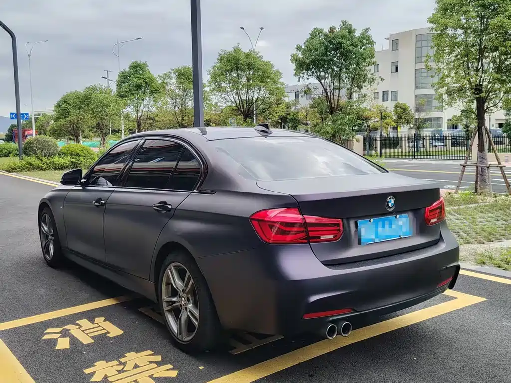 BMW 3 Series 2018 — фото 13