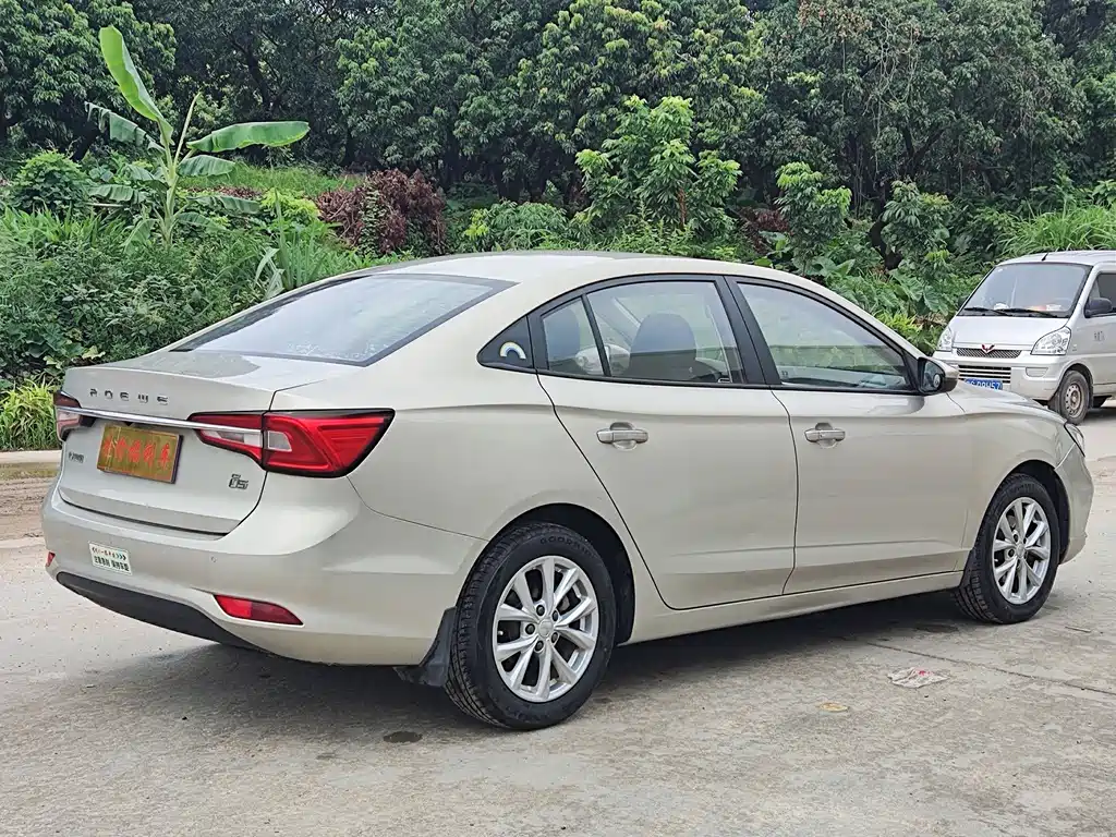 Roewe i5 2018