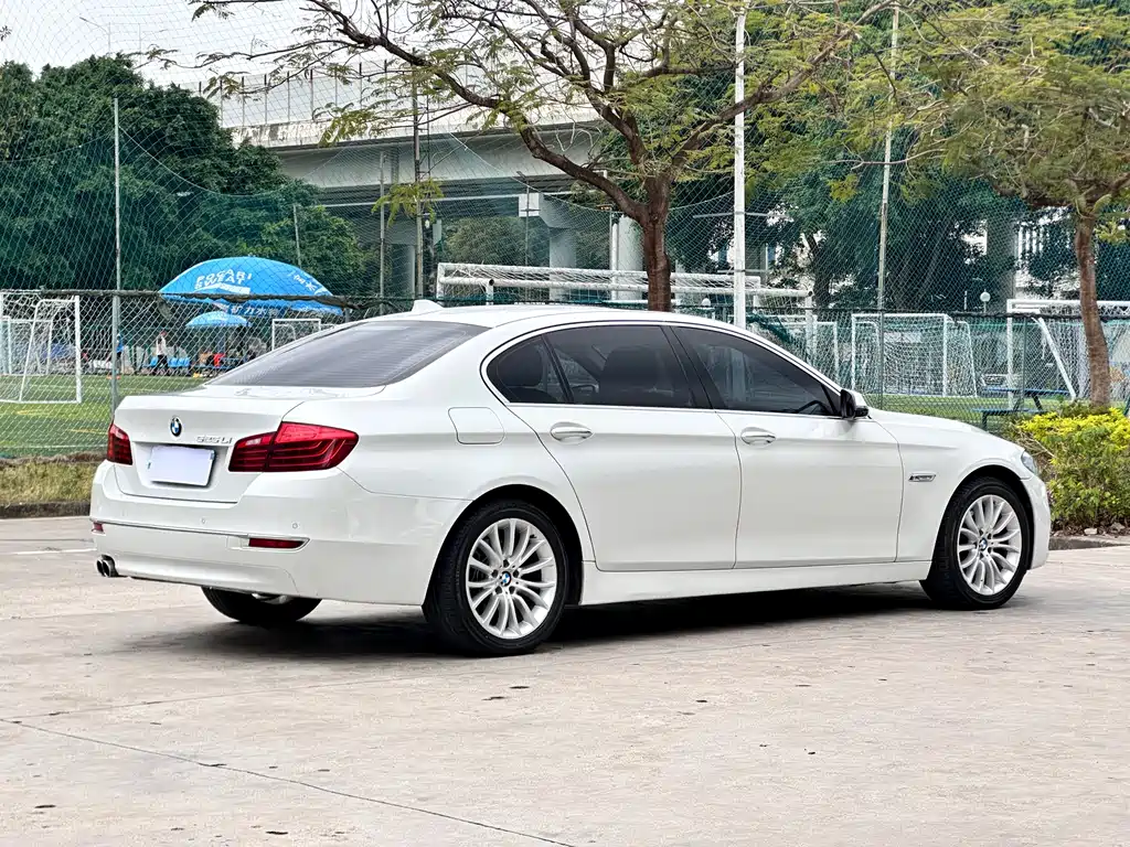 BMW 5 Series 2016 — фото 4