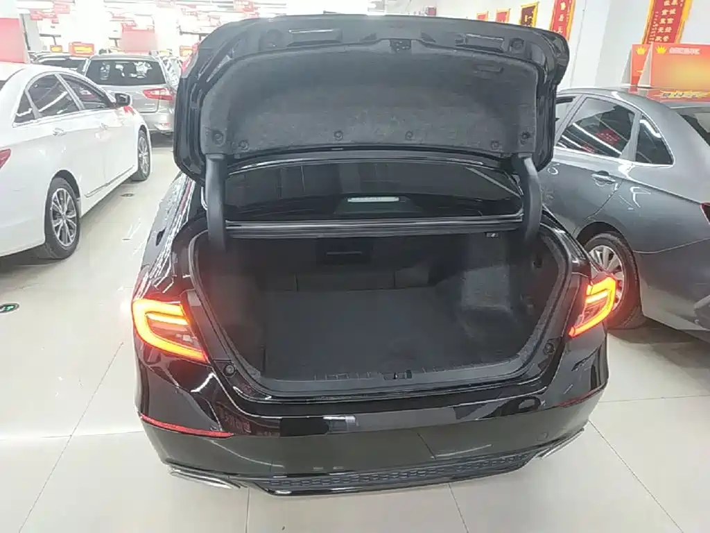 Honda Accord 2022 — фото 19