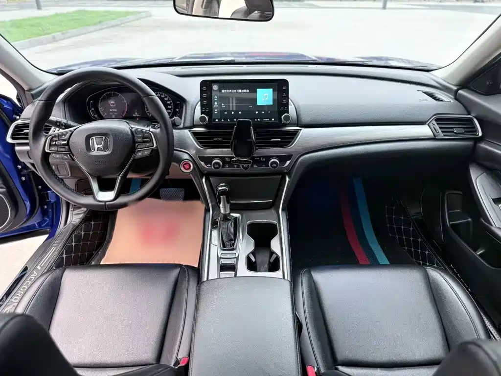 Honda Accord 2018 — фото 19