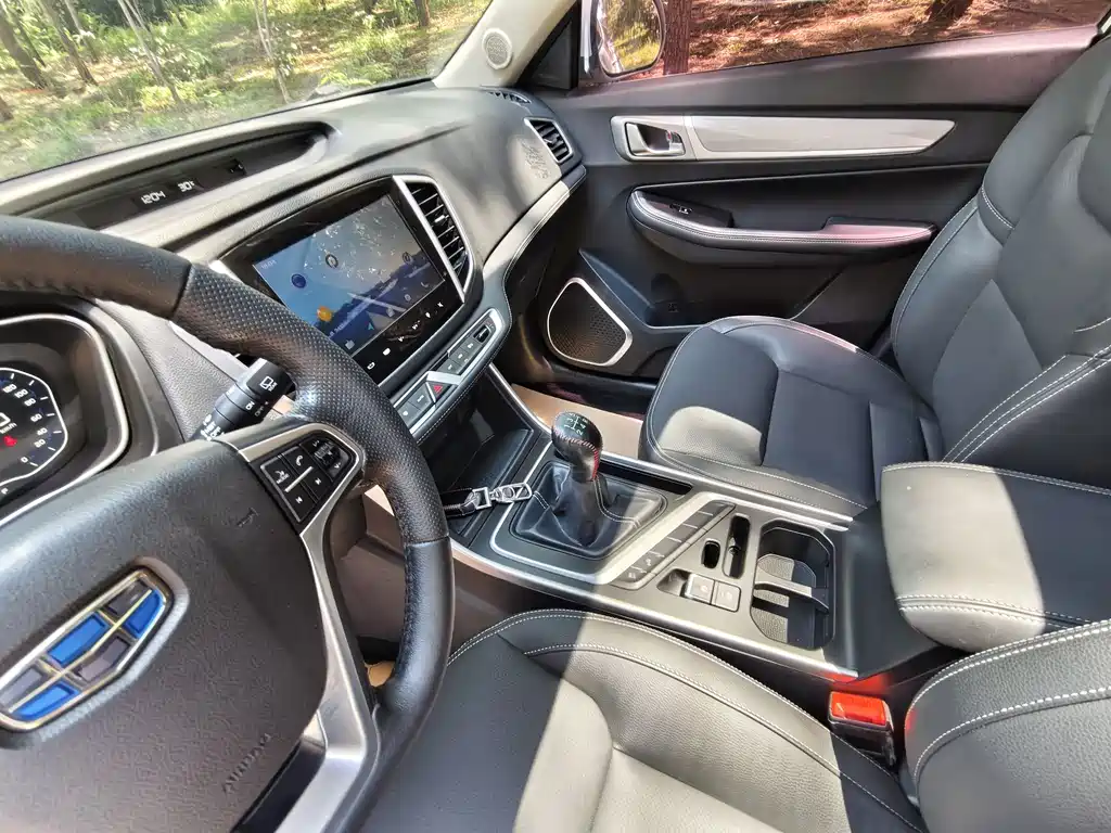 Geely Vision X6 2018 — фото 11