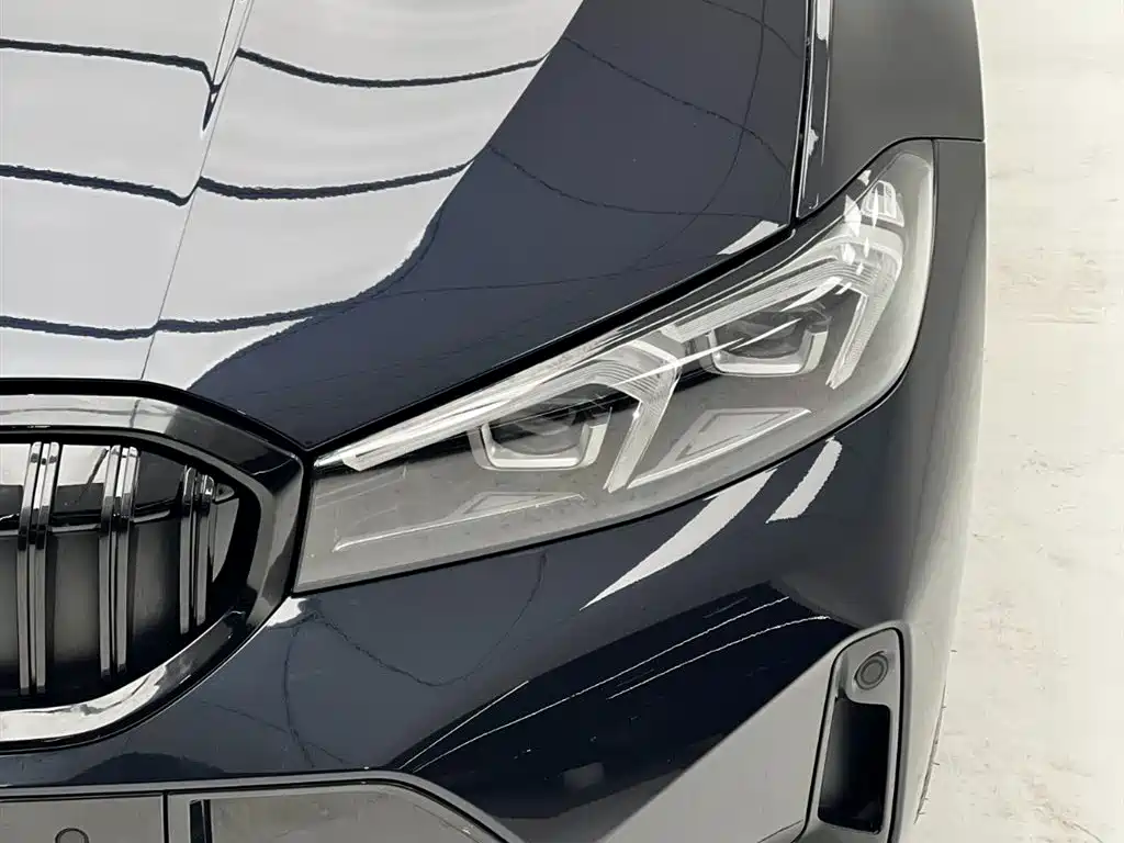 BMW 3 Series 2023 — фото 11