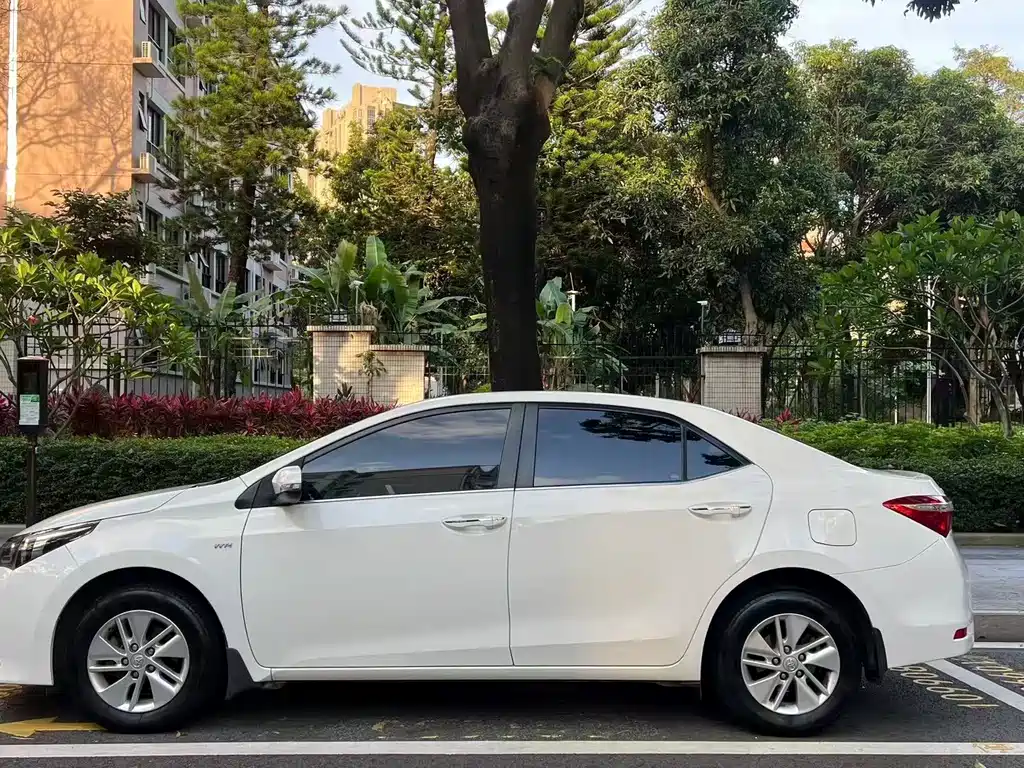 Toyota Corolla 2017 — фото 5
