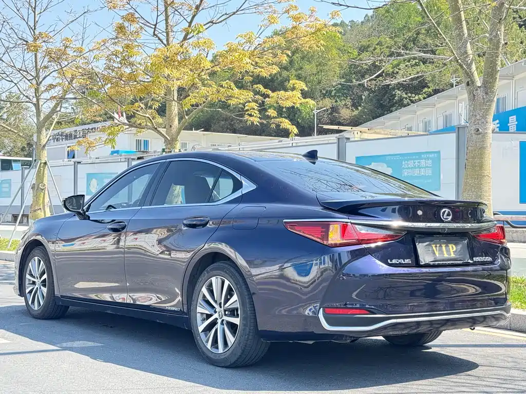 Lexus ES 2019 — фото 6