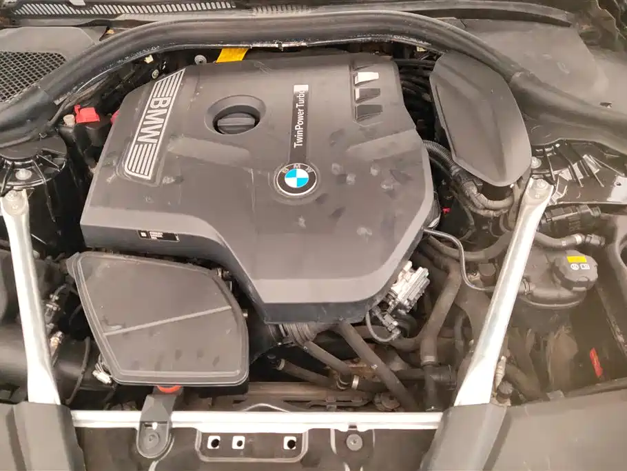 BMW 5 Series 2018 — фото 10
