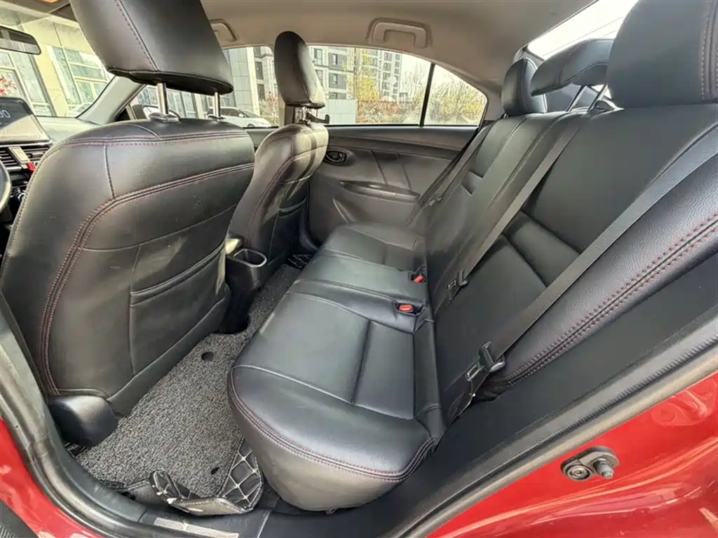 Toyota Yaris L 2020 — фото 11