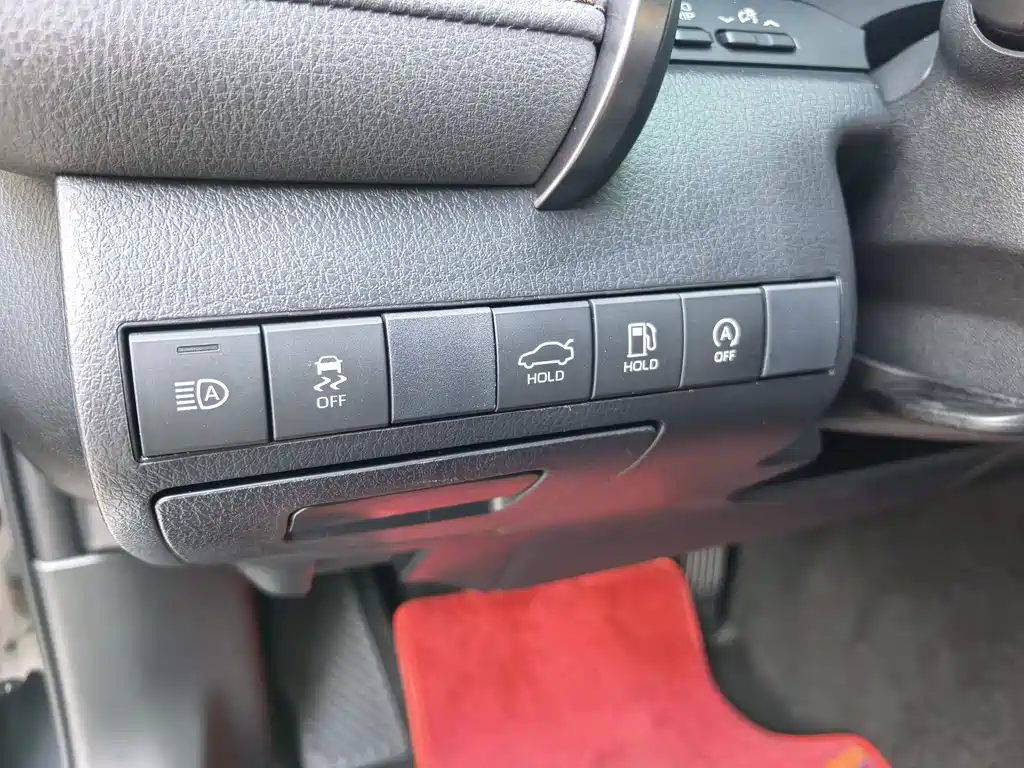 Toyota Camry 2023 — фото 11