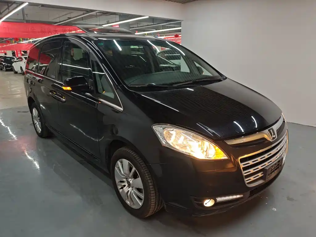 Luxgen Big 7 MPV 2016 — фото 22