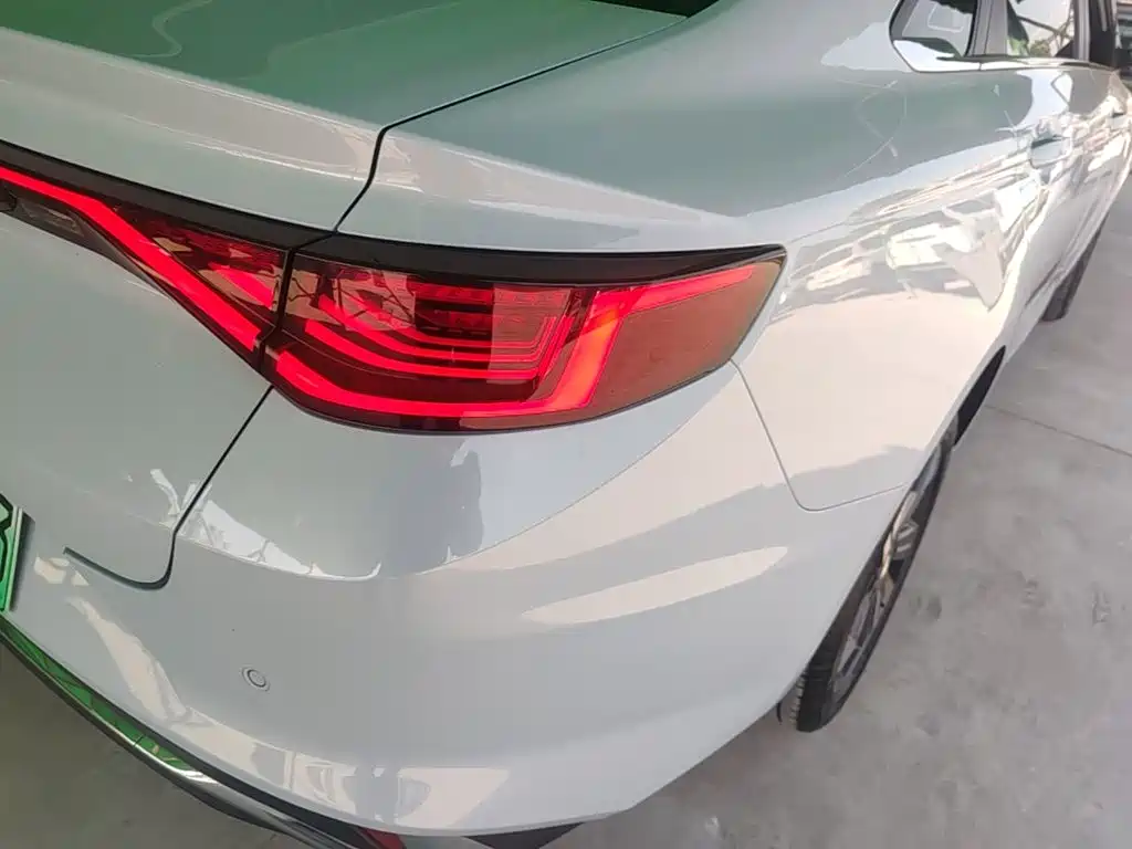 Geely Emgrand L Hip 2023 — фото 8