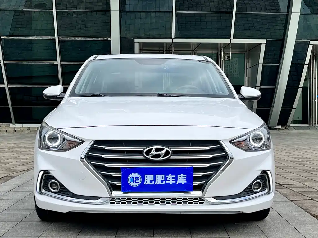 Hyundai Elantra 2017 — фото 2