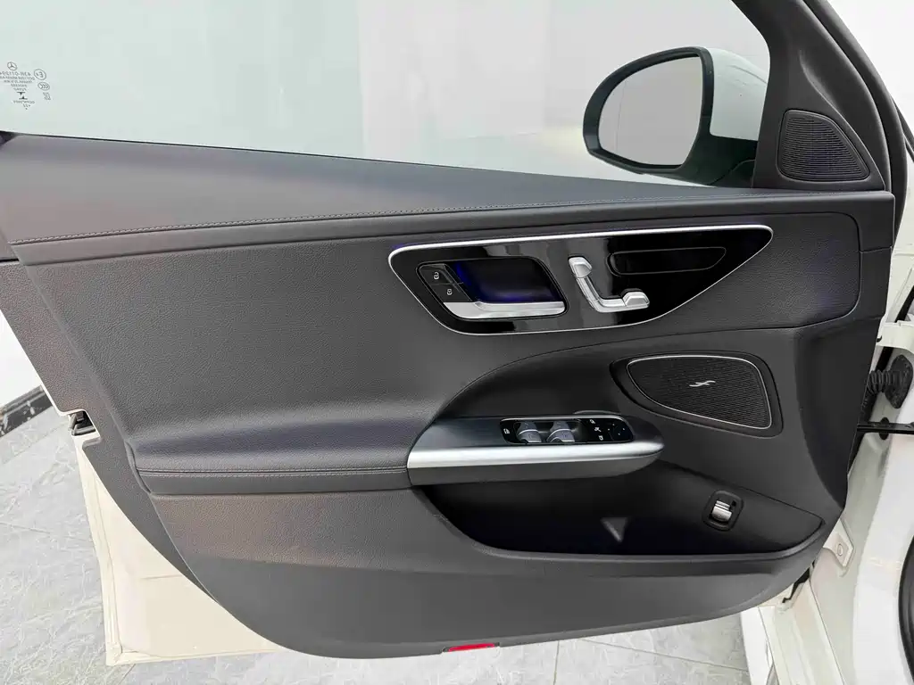 Mercedes-Benz C-Class 2022 — фото 13