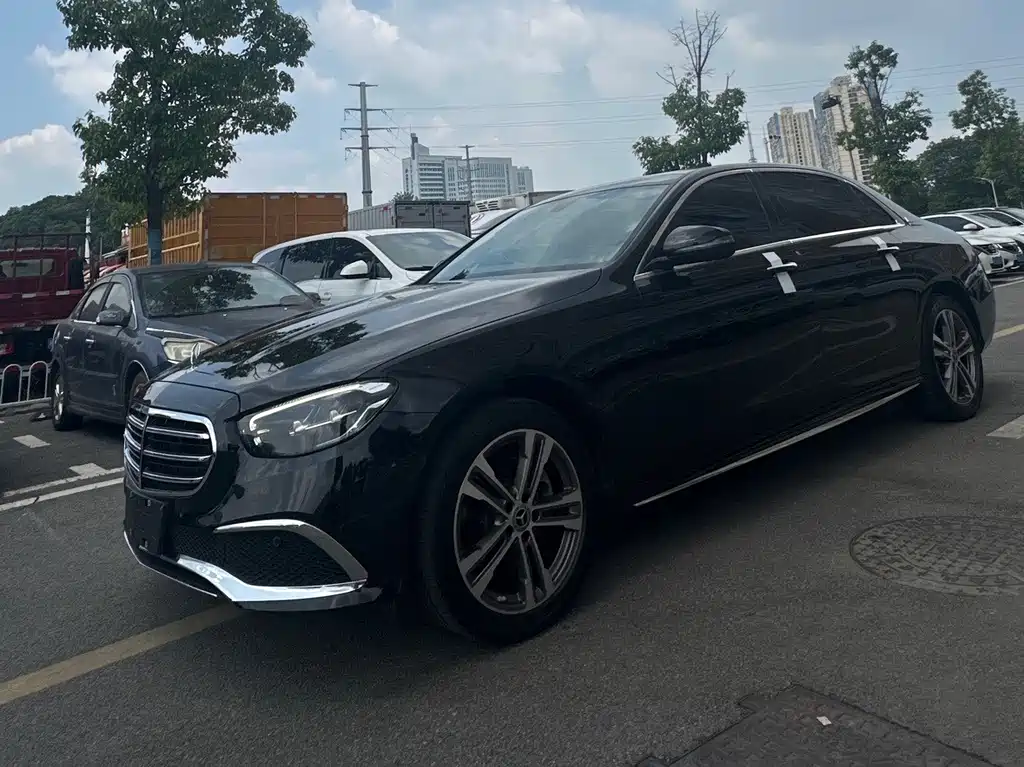 Mercedes-Benz E-Class 2022