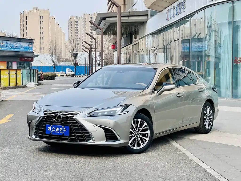 Lexus ES 2025 — фото 1