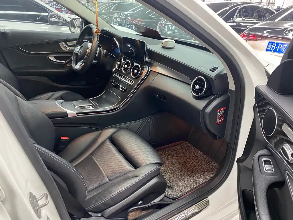 Mercedes-Benz C-Class 2019 — фото 30