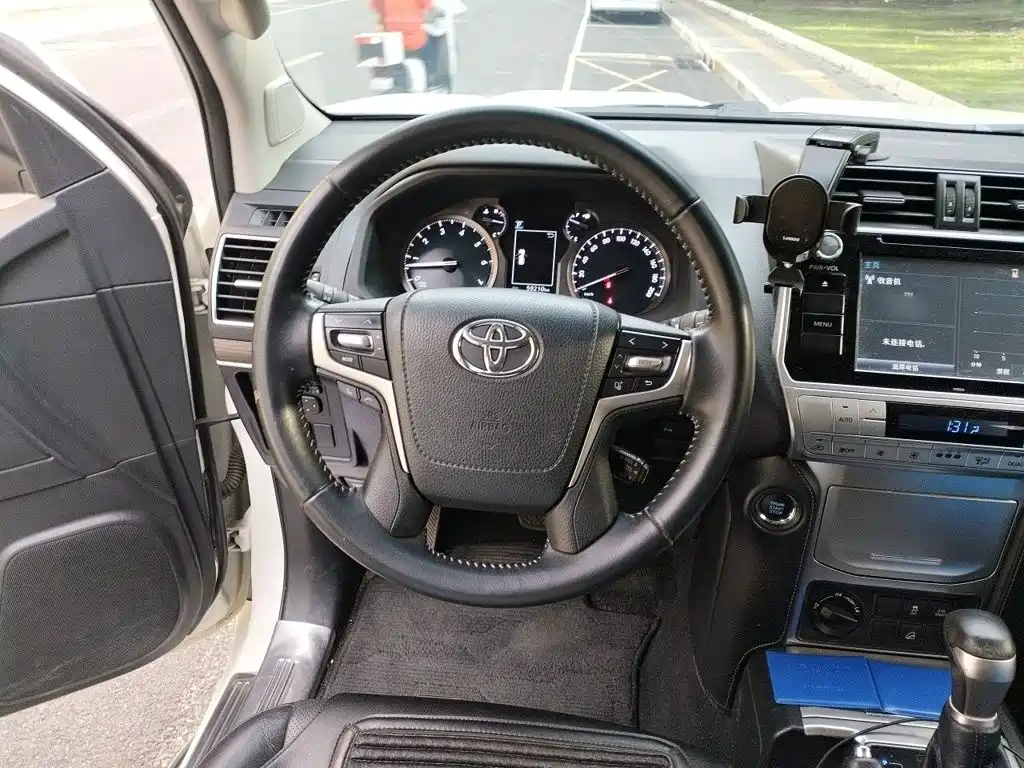 Toyota Prado 2018 — фото 11